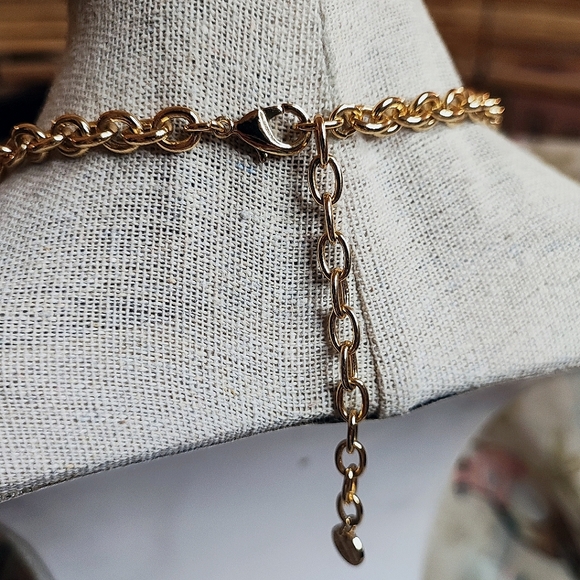 Talbot's Talbots Long Oval Yellowish Swirl Cream Lucite Gold Tone Link Necklace - Picture 5 of 14